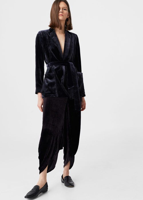 Chaqueta y pantalón de terciopelo de Mango para Navidad 2016