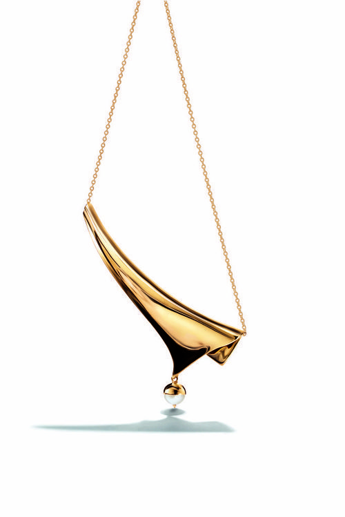 Collar dorado con perla de Eddie Borgo para Tiffany & Co