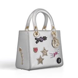 Bolso lady con parches de la selección de accesorios para Navidad 2016 de Dior