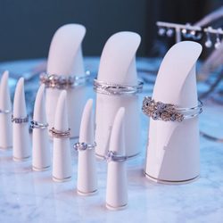 Pulseras rígidas de la colección Navidad 2016 de Pandora