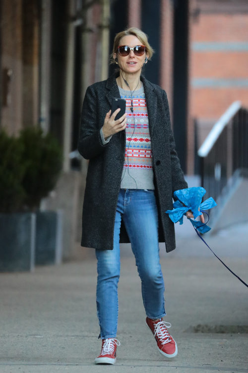 Naomi Watts con un look informal en Nueva York