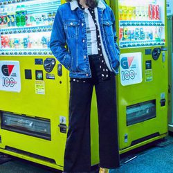Alma Jodorowsky con una chaqueta denim de Mango colección 'Journeys' invierno 2017
