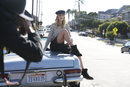 Rosie Huntington-Whiteley con unos botines negros de UGG invierno 2016