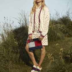 Bolso de mano glitter de Tommy Hilfiger colección Resort 2017