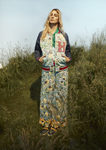 Bomber de estampado floral de Tommy Hilfiger colección Resort 2017
