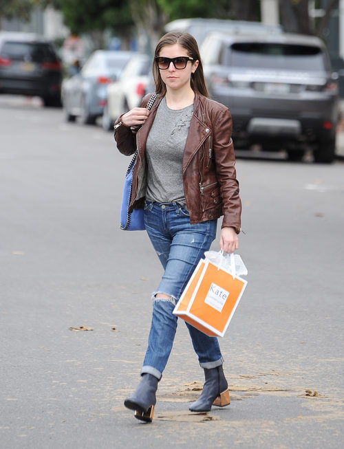 Anna Kendrick y su street style en Los Ángeles