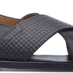 Sandalias negras de la colección masculina de Cartujano primavera/verano 2017