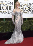 Nicole Kidman con un vestido de tul y plateado en los Globos de Oro 2017