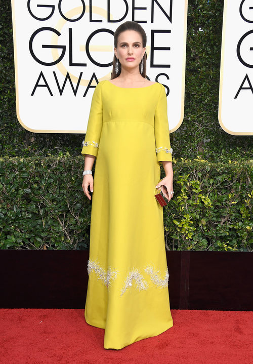 Natalie Portman con un look vintage en los Globos de Oro 2017