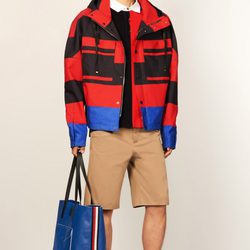 Abrigo oversize de Tommy Hilfiger primavera/verano 2017