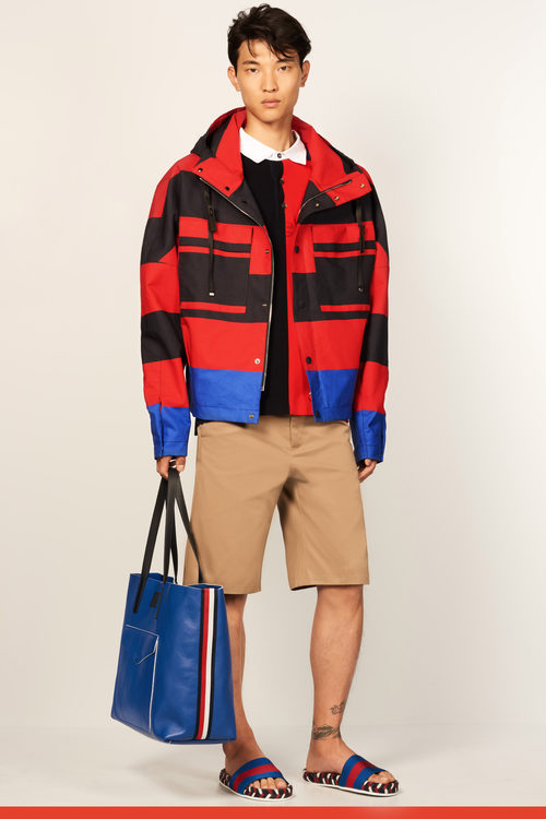 Abrigo oversize de Tommy Hilfiger primavera/verano 2017