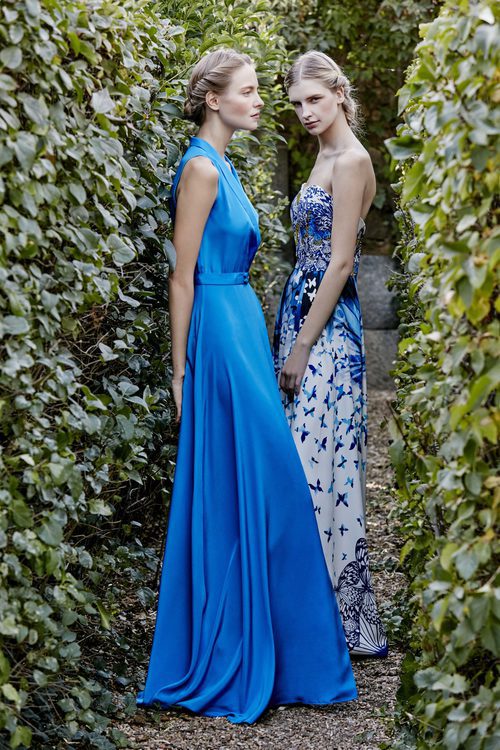 Vestidos largos de color azul de Dolores Promesas primavera/verano 2017