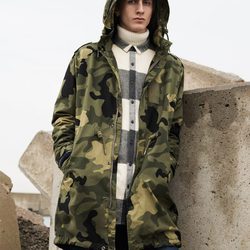 Abrigo de estampado de camuflaje de Pull&Bear invierno 2017