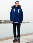 Parka de color azul eléctrico de Pull&Bear invierno 2017