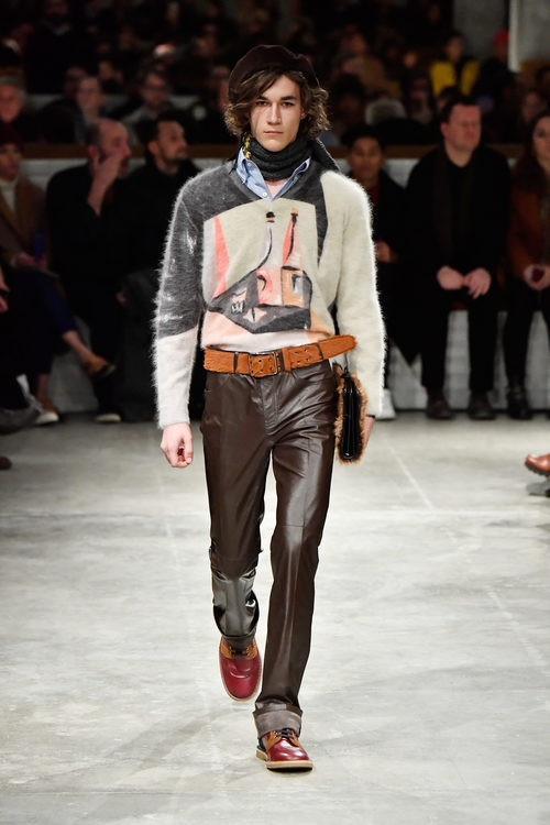Jersey de pico de Prada otoño/invierno 2017/2018 en la Milán Fashion Week