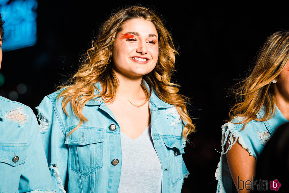 Sasha Meneghel en la pasarela de la Semana de la Moda de Brasil
