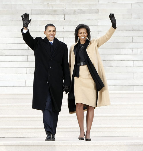 Michelle Obama con un total look con su marido Barack Obama en el 2009