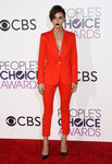 Ruby Rose con un traje anaranjado en los People's Choice Awards 2017