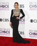 Jennifer Lopez con un vestido negro en los People's Choice Awards 2017