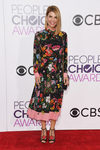 Lori Loughlin con un diseño vintage en los People's Choice Awards 2017