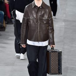 Chaqueta de piel de Louis Vuitton y Supreme otoño/invierno 2017/2018 en la París Fashion Week