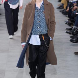 Chaqueta denim de Louis Vuitton y Supreme otoño/invierno 2017/2018 en la París Fashion Week