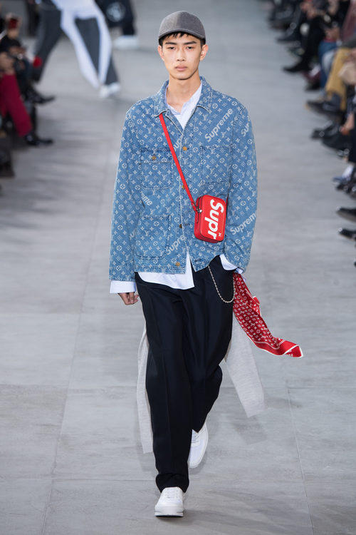 Camisa denim de Louis Vuitton y Supreme otoño/invierno 2017/2018 en la París Fashion Week