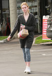 Elle Fanning con un look sport en las calles de California