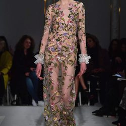 Vestido floral de Giambattista Valli primavera/verano 2017 en la Semana de la Alta Costura de París