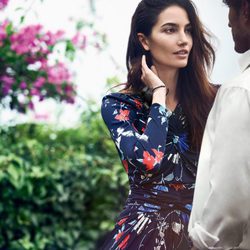 Lily Aldridge y Andrés Velencoso posando para Salvatore Ferragamo primavera/verano 2017