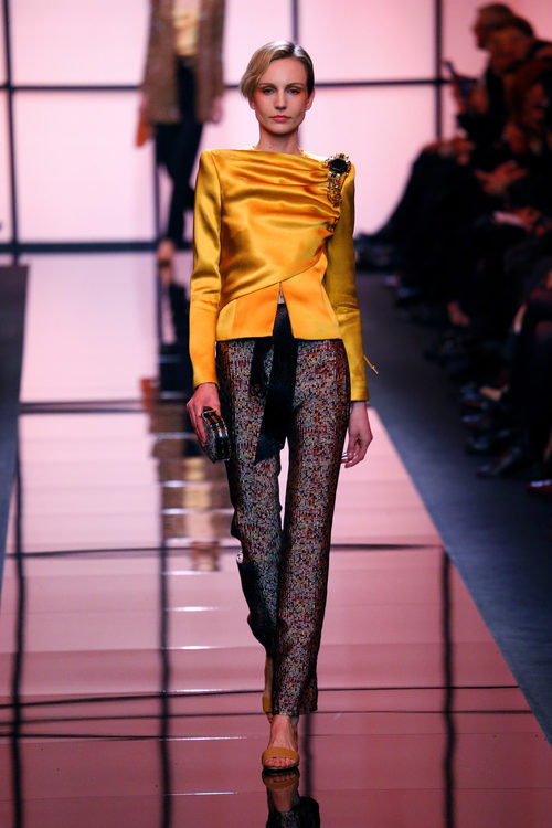 Camisa de seda de Giorgio Armani Privé primavera/verano 2017 en la Semana de la Alta Costura de París