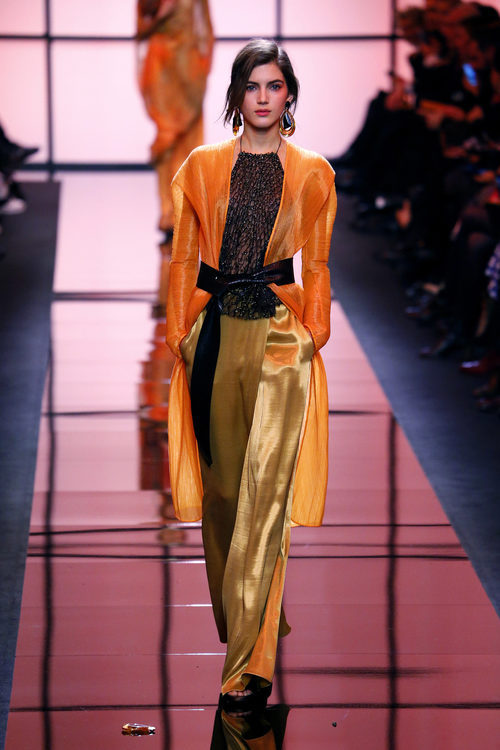 Pantalón greenery de Giorgio Armani Privé primavera/verano 2017 en la Semana de la Alta Costura de París