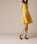 Vestido de vuelo amarillo de L.K.Bennett primavera/verano 2017