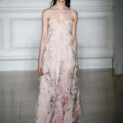 Vestido estampado romántico floral de Valentino primavera/verano 2017 en la Semana de la Alta Costura de París