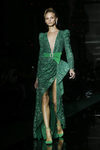Vestido verde con lazo de Zuhair Murad primavera/verano 2017 en la Semana de la Alta Costura de París
