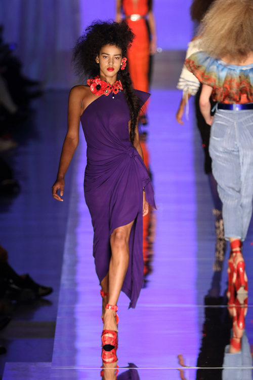 Vestido asimétrico de Jean Paul Gaultier primavera/verano 2017 en la Semana de la Alta Costura de París