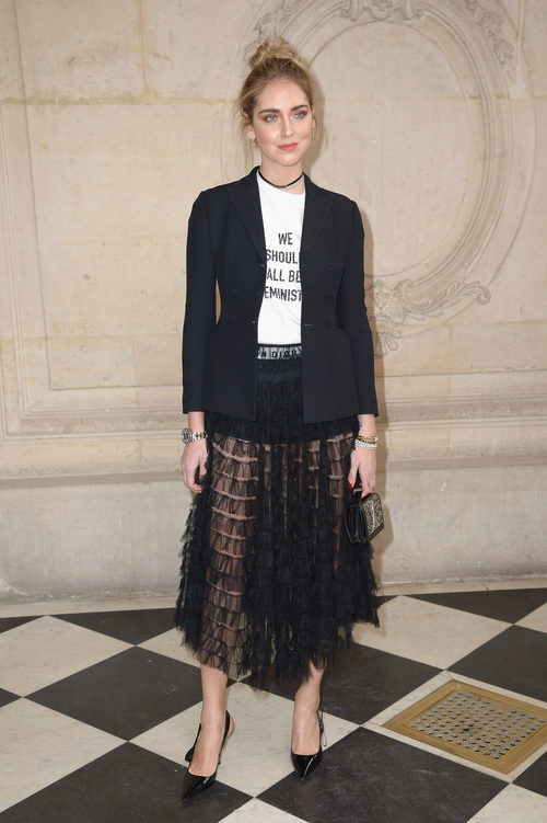 Chiara Ferragni con un total look de Dior en el desfile primavera/verano 2017 de la firma en la Semana de la Alta Costura de París