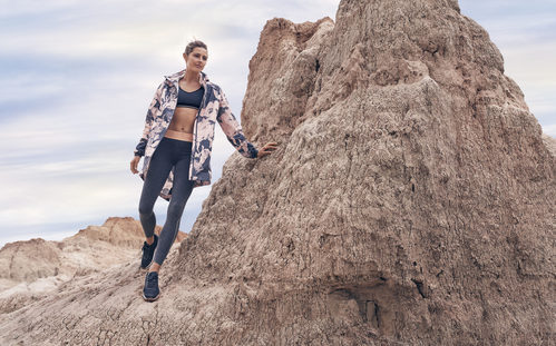 Chaqueta estampada de la colección 'Sport' de H&M primavera/verano 2017