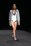 Bañador blanco de TCN primavera/verano 2017 en la 080 Barcelona Fashion