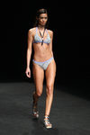 Joana Sanz desfilando para TCN primavera/verano 2017 en la 080 Barcelona Fashion
