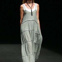Vestido vaporoso de TCN primavera/verano 2017 en la 080 Barcelona Fashion