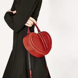 Bolso con forma de corazón de Zara primavera/verano 2017