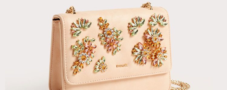 Bolso nude con flores de Uterqüe primavera/verano 2017