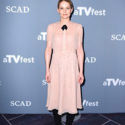 Jennifer Morrison con un look vintage en el aTVFest 2017