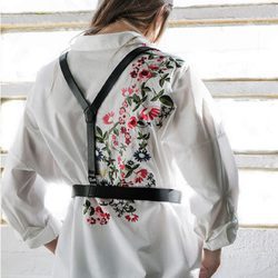 Camisa bordada de Stradivarius colección San Valentín 2017