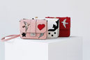 Bolsos con parches de Stradivarius colección San Valentín 2017