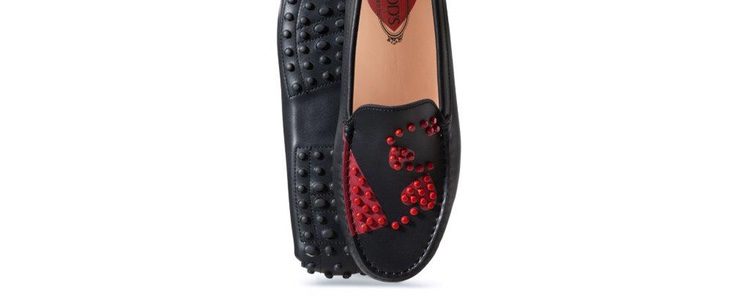 Mocasines negros con corazones de Tod's colección San Valentín 2017