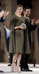 La Reina Letizia con un vestido capa en los Premios Nacionales de Innovación y Diseño