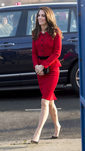 Kate Middleton con un total look red en la Asamblea 'Place2Be'