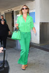 Heidi Klum con un total look verde greenery en Los Ángeles en 2015